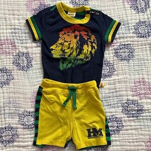 Harajuku Mini Colorful Lion 🦁 Graphic onesie and Shorts Set Size 12 Months